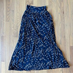 Garnet Hill Bestselling Favorite Knit Maxi Skirt Size Small Blue Floral